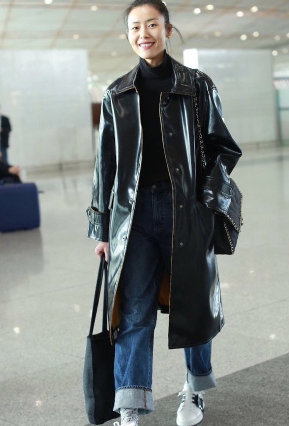 赵小棠黑色系衣服,赵小棠戴腰带视频