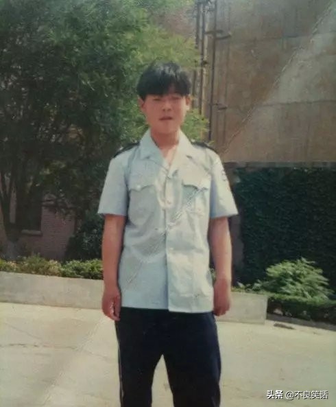 马云郭德纲岳云鹏王宝强的经历,岳云鹏王宝强郭德纲马云成长史