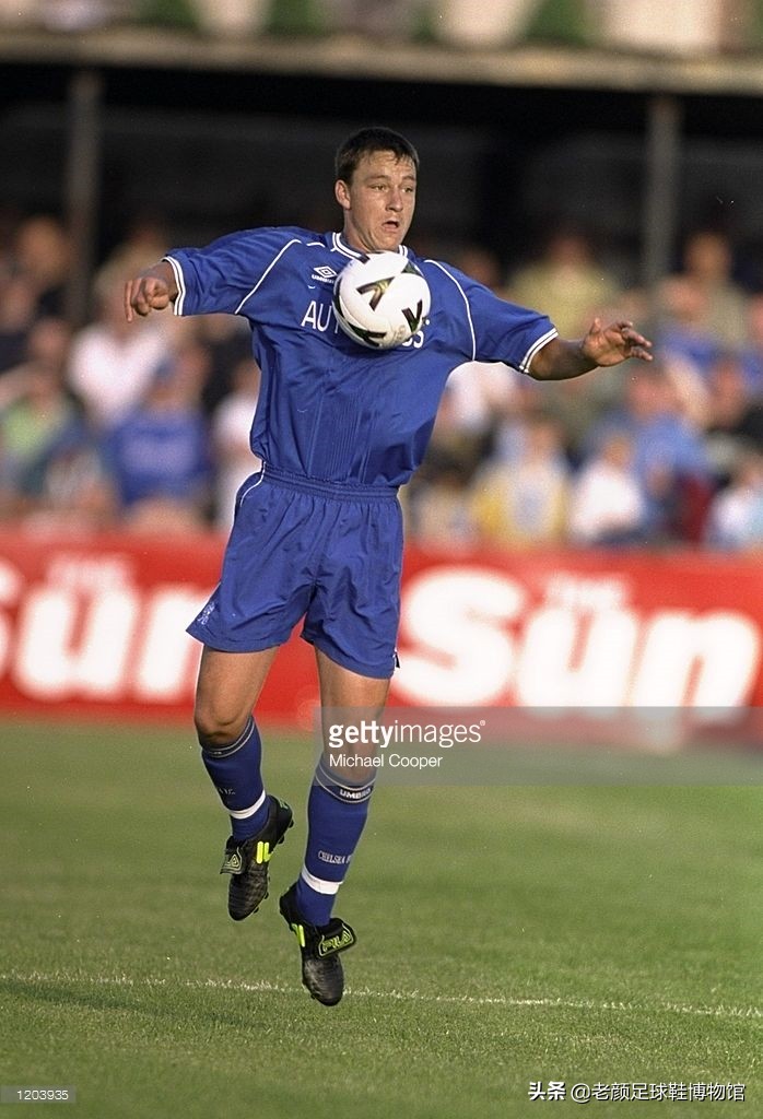 被足球做空的意大利品牌，却给了韩国人和安踏发财的机会