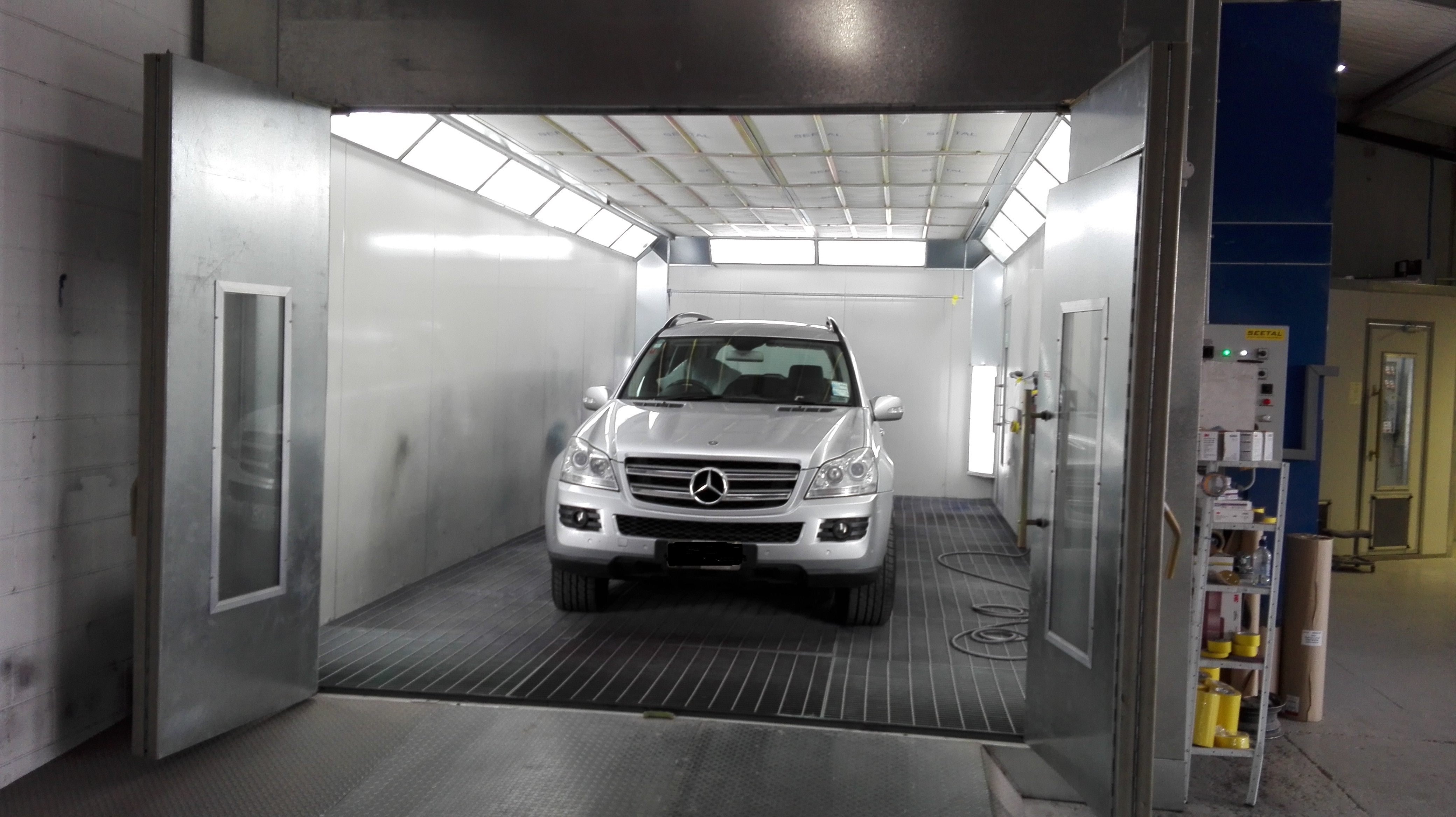 4s店喷的漆是原厂漆吗,4s店喷的是烤漆吗