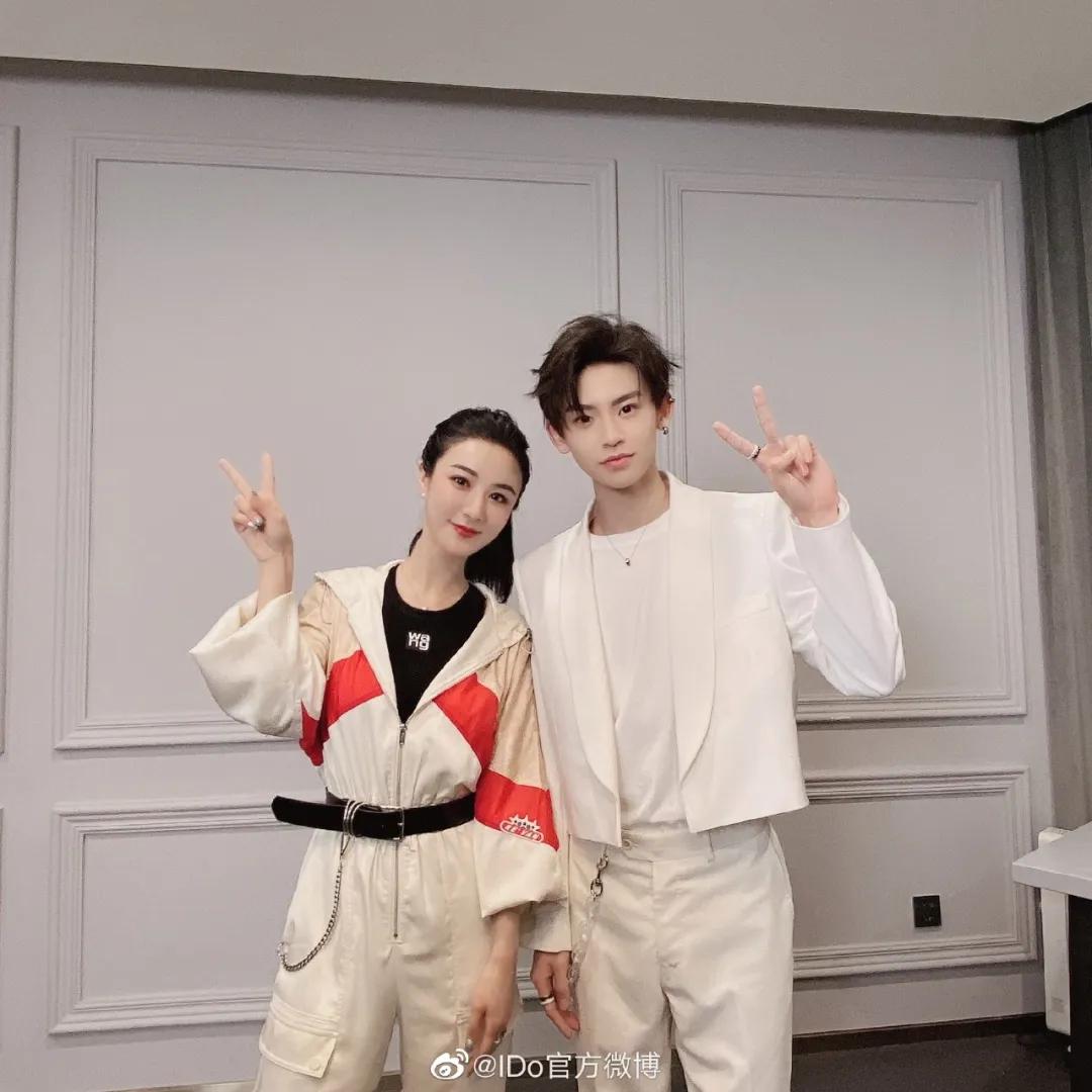 李汶翰年度艺人突破奖,艺人李汶翰嘉羿