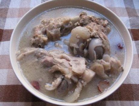 如何把骨头汤熬得又浓又白,骨头汤怎么熬才白又浓