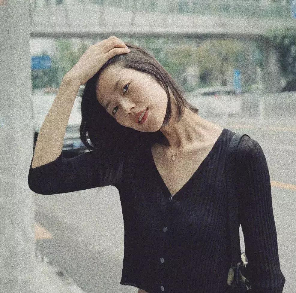 刘雯蕾丝服装,刘雯jennie