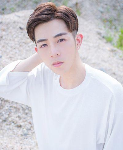 干净帅气阳光大男孩发型,阳光男孩帅气发型