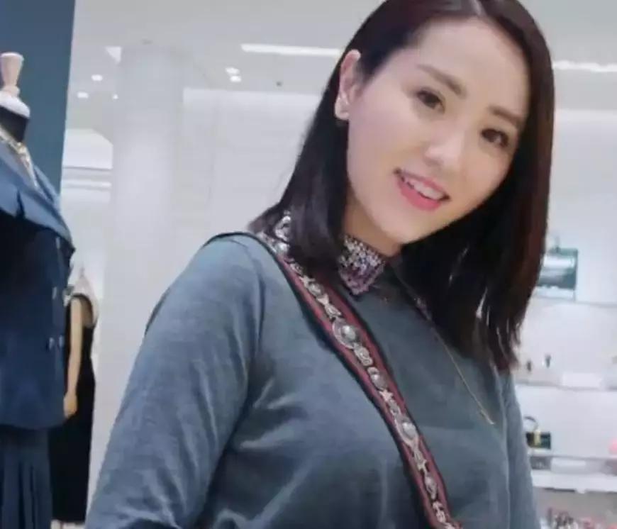 欧阳娜娜的匡威代言人,欧阳娜娜匡威焦糖奶茶