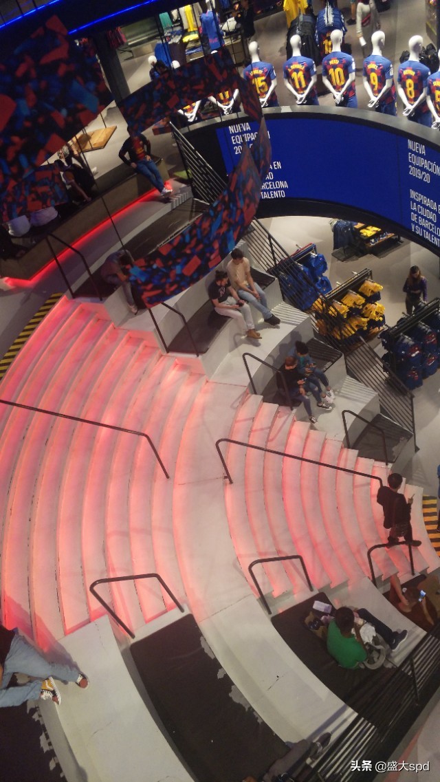 鐩涘ぇ涔嬫梾,鐩涘ぇ鏃呯▼