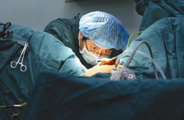 为什么妇产科都是男医生检查,医院妇产科为什么要男医生