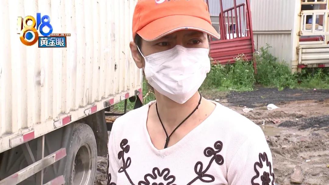 货车女司机除了坚强别无选择,卡车女司机丈夫患病仍不离不弃