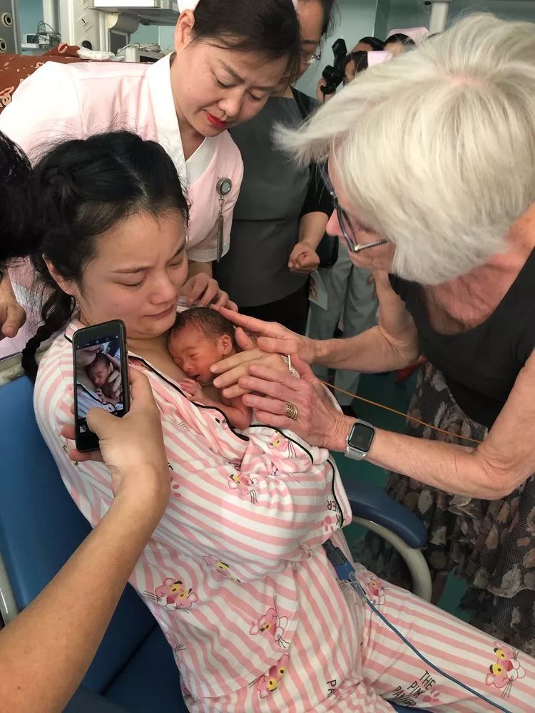 关于母乳喂养的感人故事,母乳喂养的感人事件