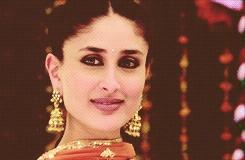 还记得当年的三傻组合吗爱情公寓,卡琳娜卡普尔三傻