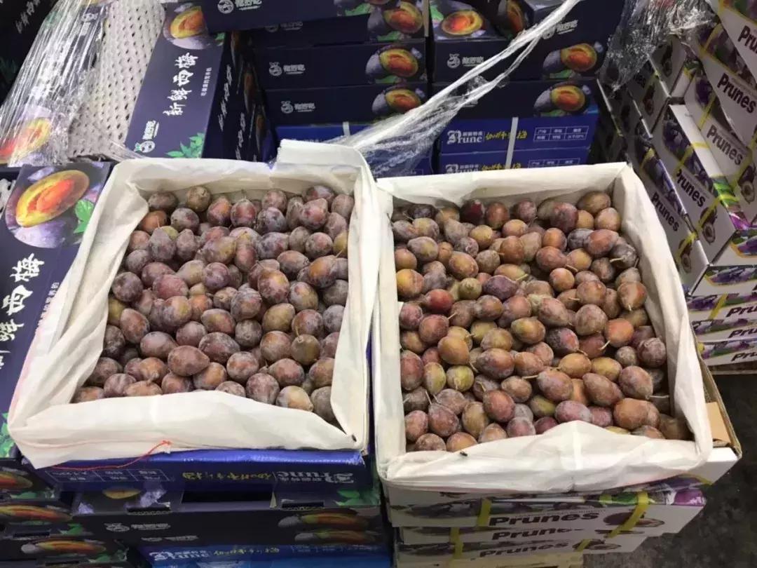 进口水果贵的原因在哪里,进口水果有哪些猫腻