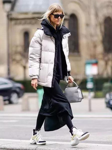 羽绒服怎么穿效果最好 (羽绒服穿着要什么样才叫做刚合适)