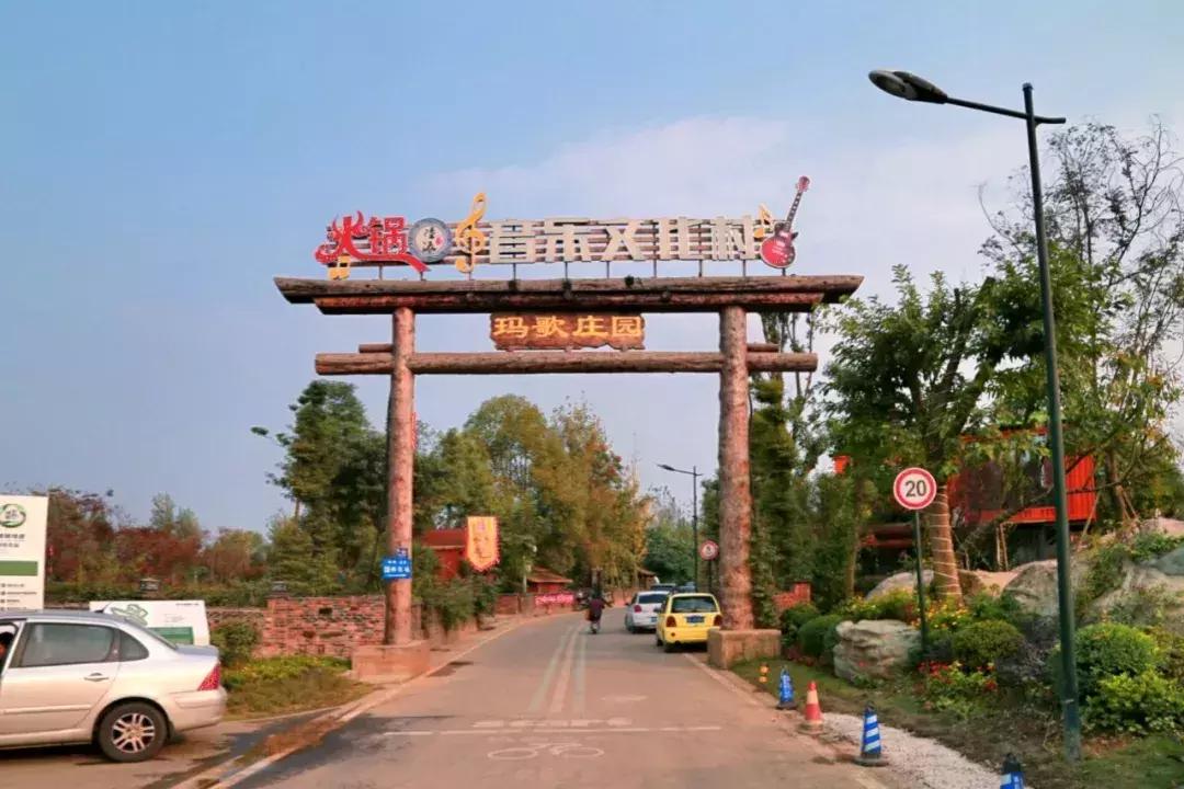 这个小镇为何能吸引全国媒体“大咖”都来这里?原来是这样……