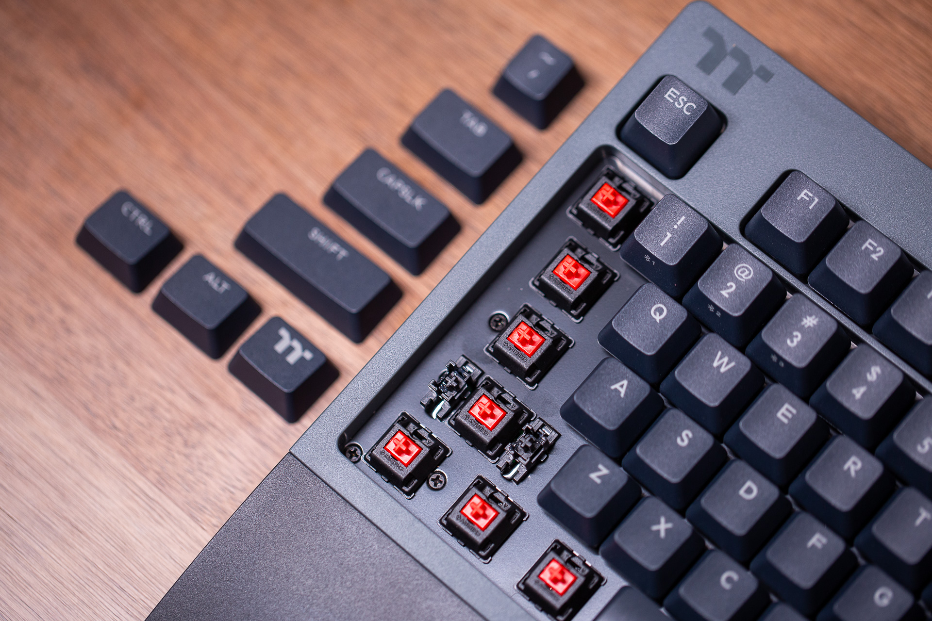 无线机械键盘带幻彩,无线机械键盘没有延迟吗