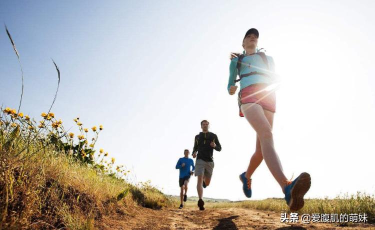 65岁老年人适合哪种运动,最炫民族风广场舞16步适合老年人