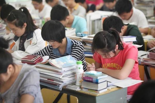 高考前是复习基础还是刷题,高考提分应该背还是刷题