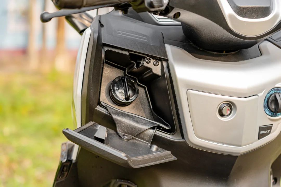 赛科龙rt3s大踏板摩托2024款,国产大踏板赛科龙rt3s推荐