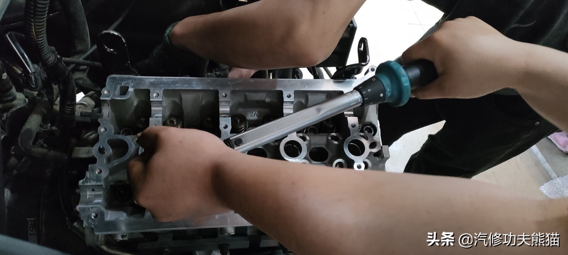 奥迪q5烧机油狂飙,奥迪q5烧机油且发动机抖动