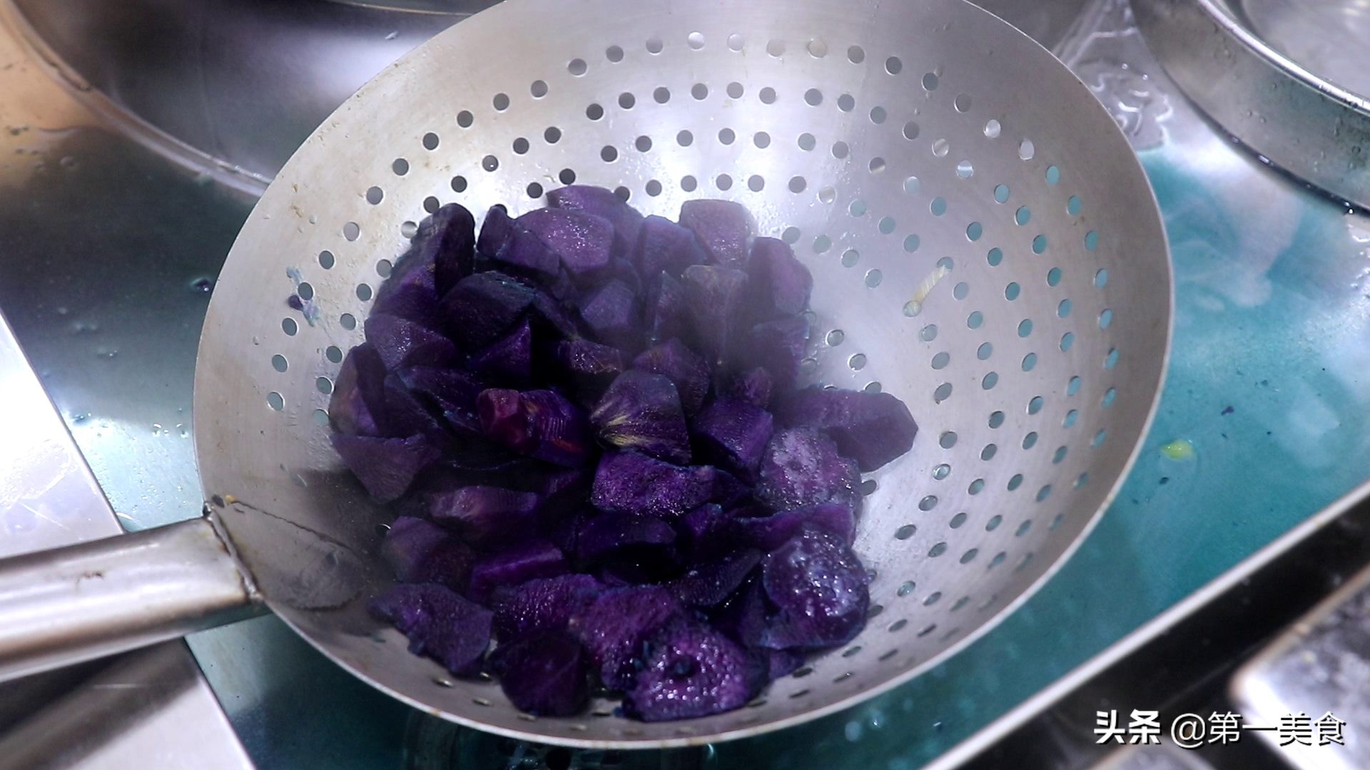 返沙紫薯家常做法,大厨教你做返沙芋头