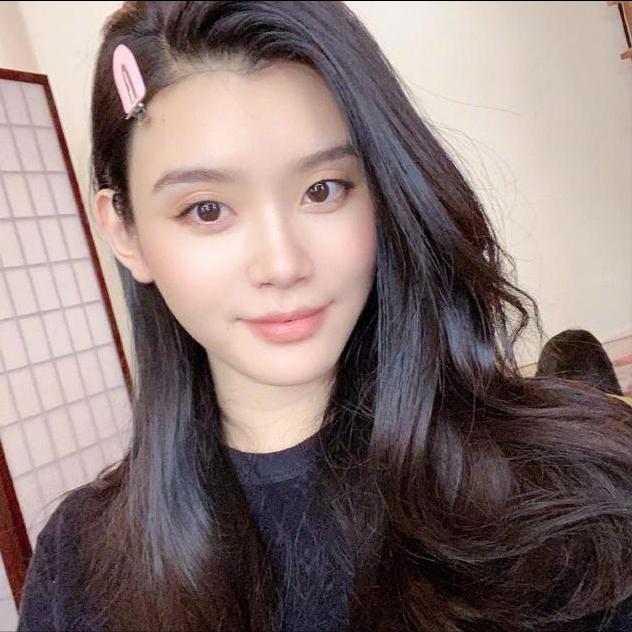 何猷君二胎得女，夫妻深夜12点入院生产画面曝光，奚梦瑶全程镇定