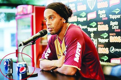 小罗困境时为什么不找梅西帮忙,小罗祝贺梅西夺金球