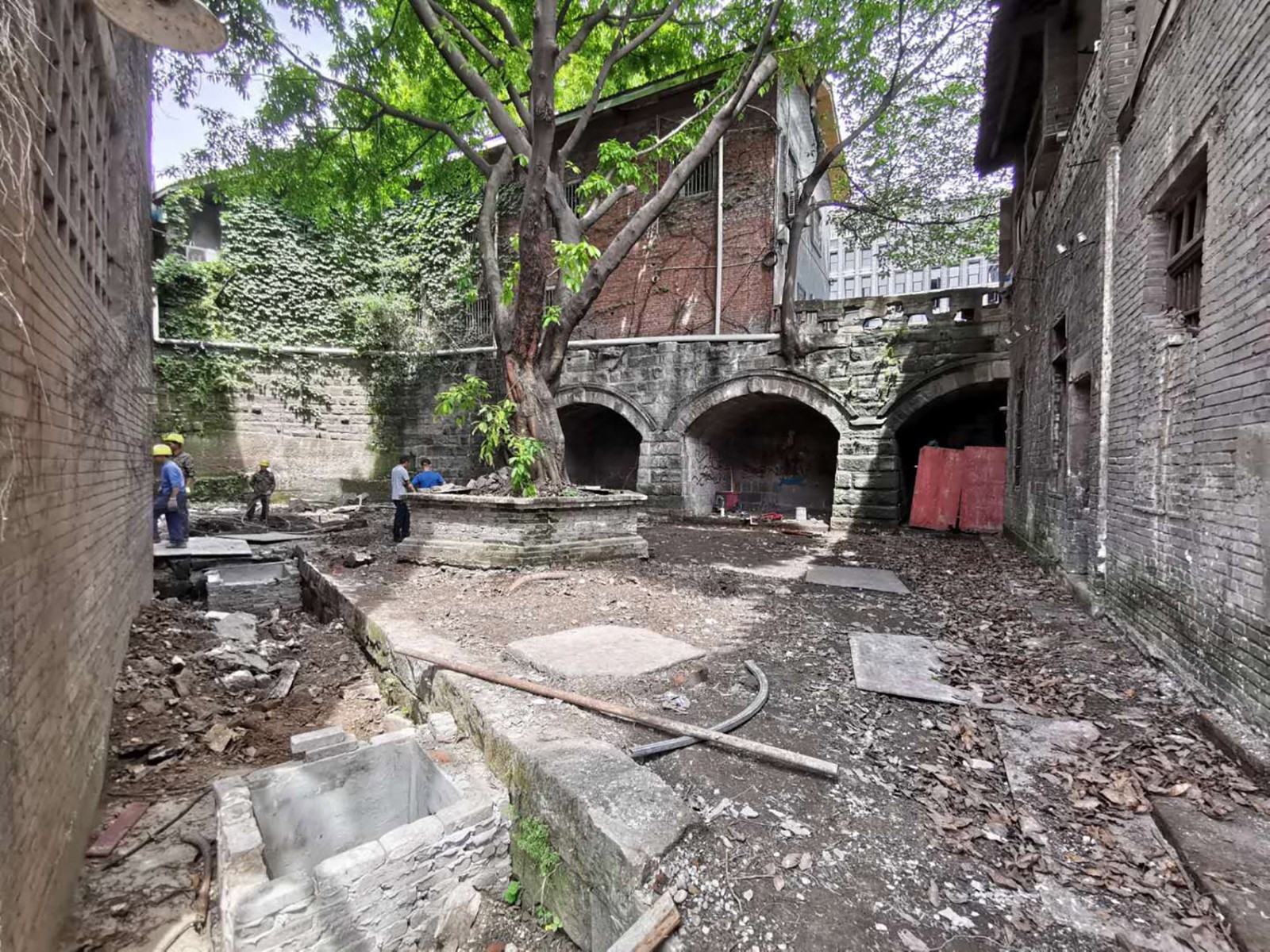 重庆“几许町”酒吧/青·微舍工作室