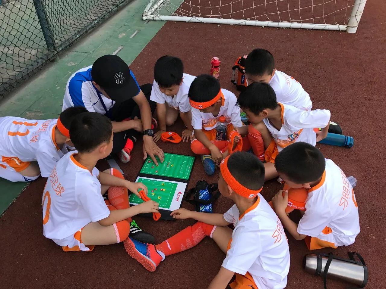 你为什么踢足球,有些孩子为什么喜欢踢足球