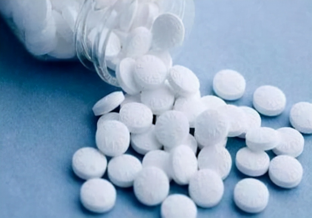 新手养狗拉稀怎么办,幼狗拉肚子和腹泻的区别