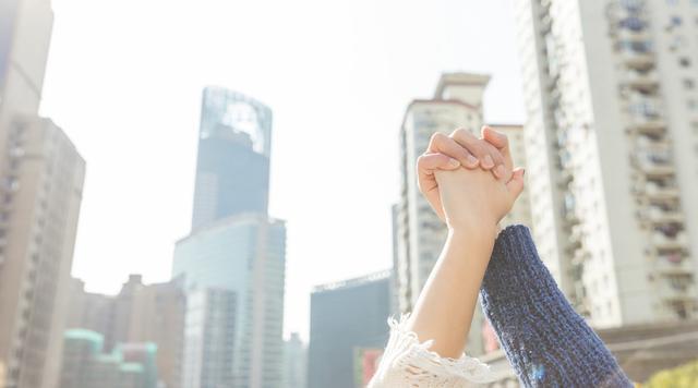 薄情的人碰到薄情的人会怎么样,对你薄情的人不要把对方当朋友