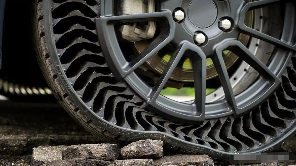 法国米其林最新科技！防扎、防爆免充气蜂窝行驶胎即将上市