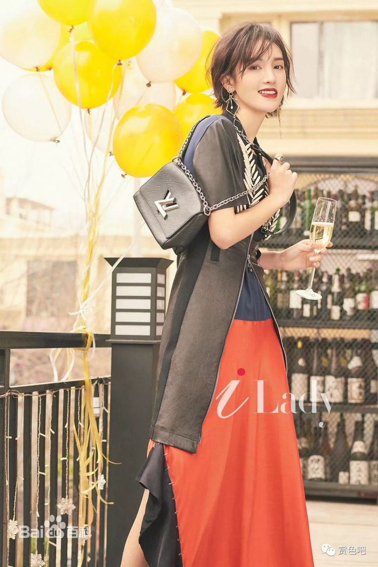 金晨的唯美甜美的写真,眼睛深邃的女星金晨