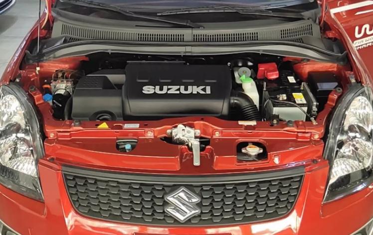 二手车买铃木雨燕好还是飞度,老款雨燕对比飞度