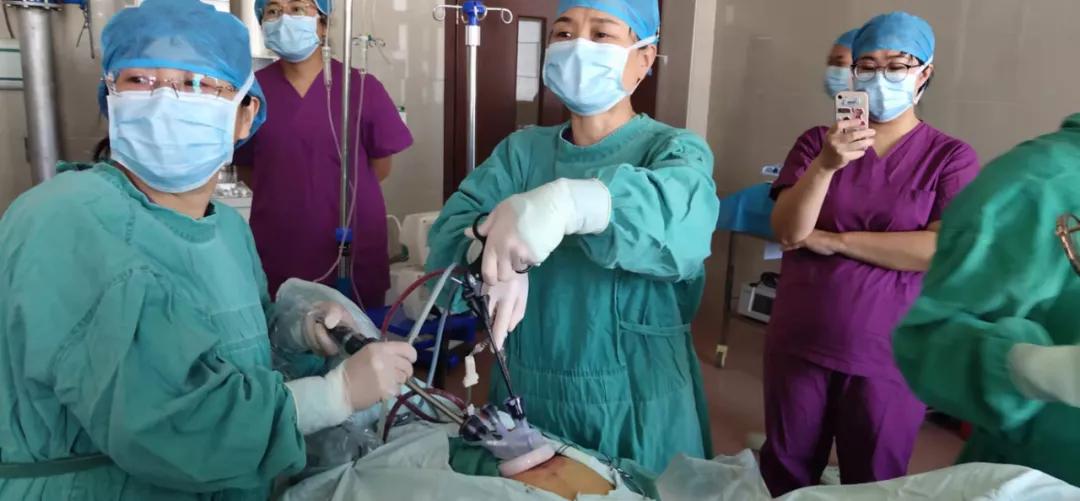 「迈上新台阶」玉田县中医医院妇科独立开展首例单孔腹腔镜手术