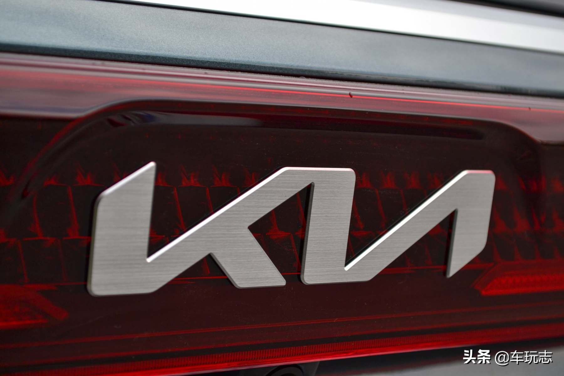 2023款起亚嘉华亮相,起亚嘉华国产mpv2020款高顶