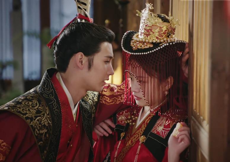 又亲又咬还“壁咚”!《花好月又圆》路子野,“先婚后爱”太上头