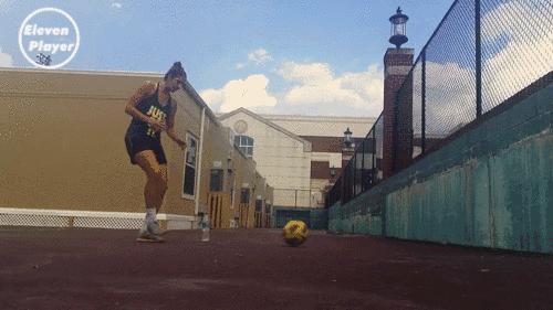 足球接球转身技术重点,足球f5