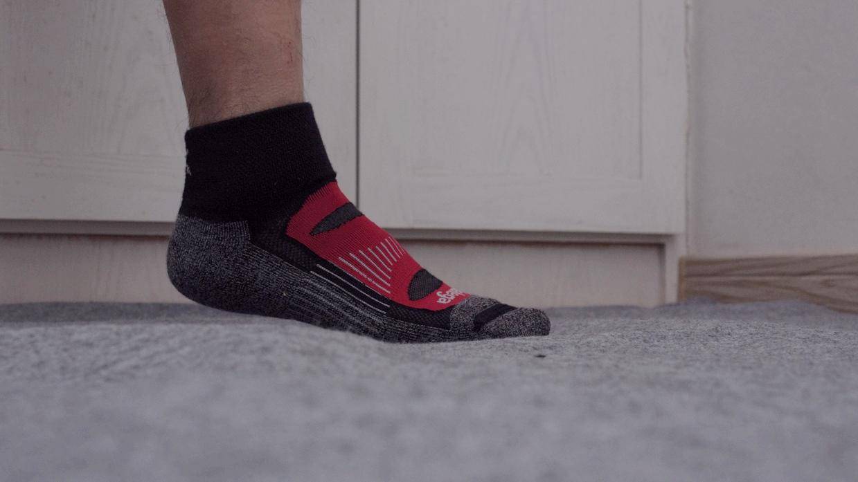 拒绝云推荐，让有200双袜子的我来告诉你怎么选购袜子