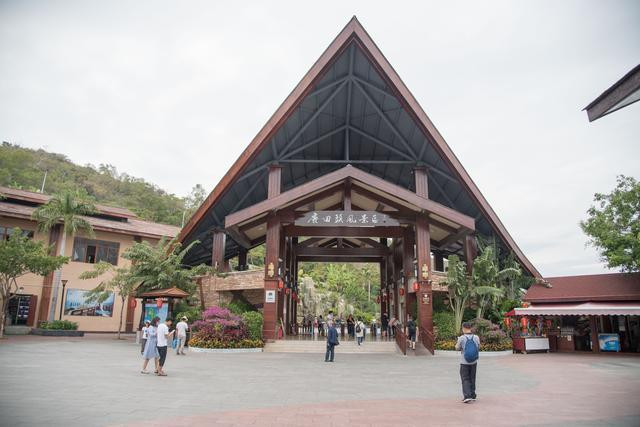 三亚哪里的海景最美,三亚的海边夜景真的很美