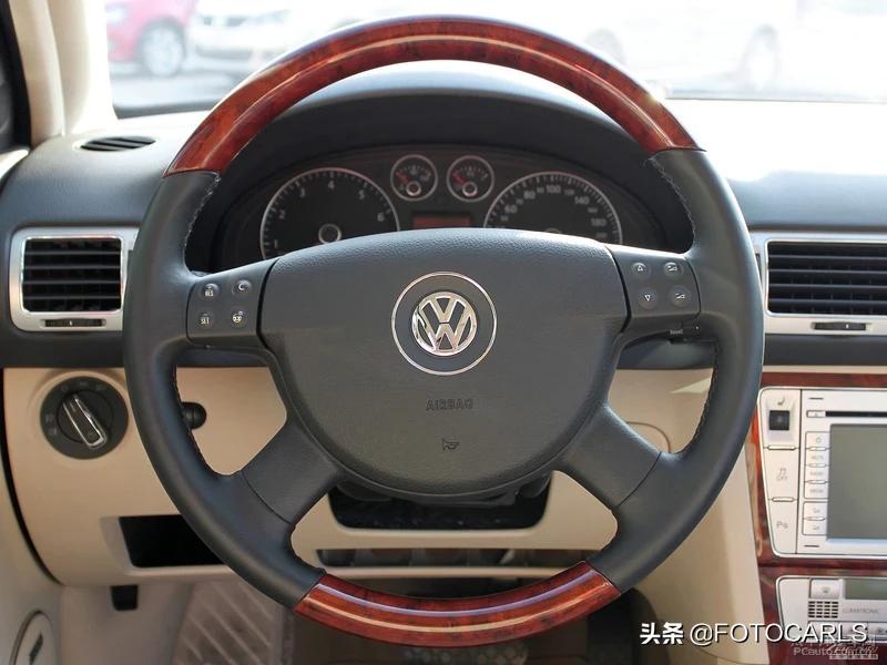 大众领驭09款,09年帕萨特领驭高配内饰图片