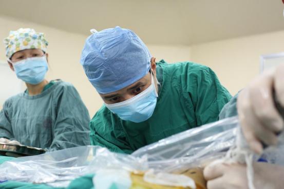 一场比赛所有选手都拉伤,短跑运动员比赛中骨折