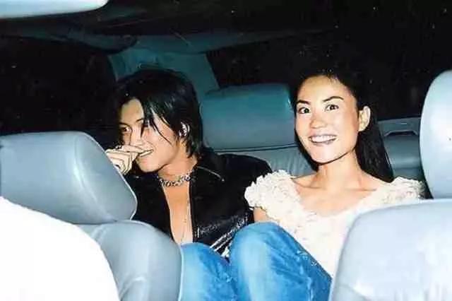 谢霆锋王菲复合后牵手视频,谢霆锋说不会结婚的视频