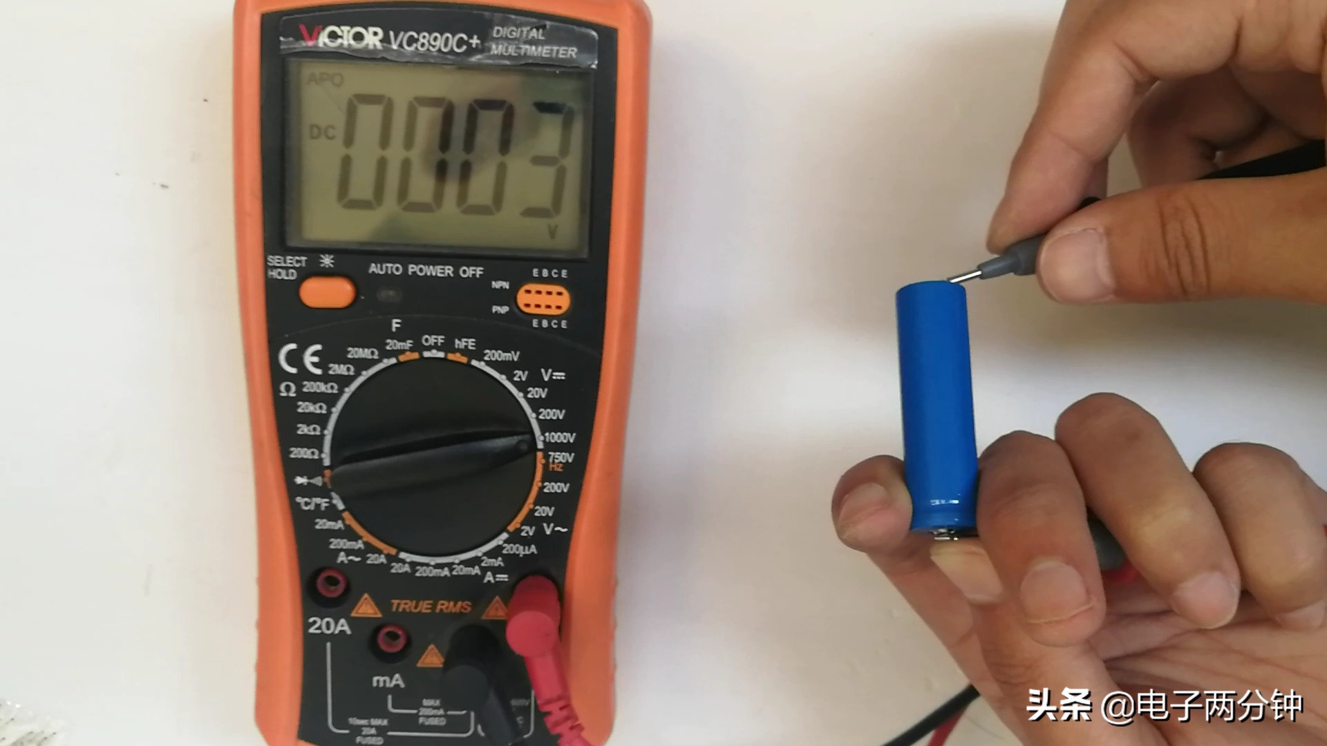 常用万用表怎么测量,万用表使用方法动画讲解