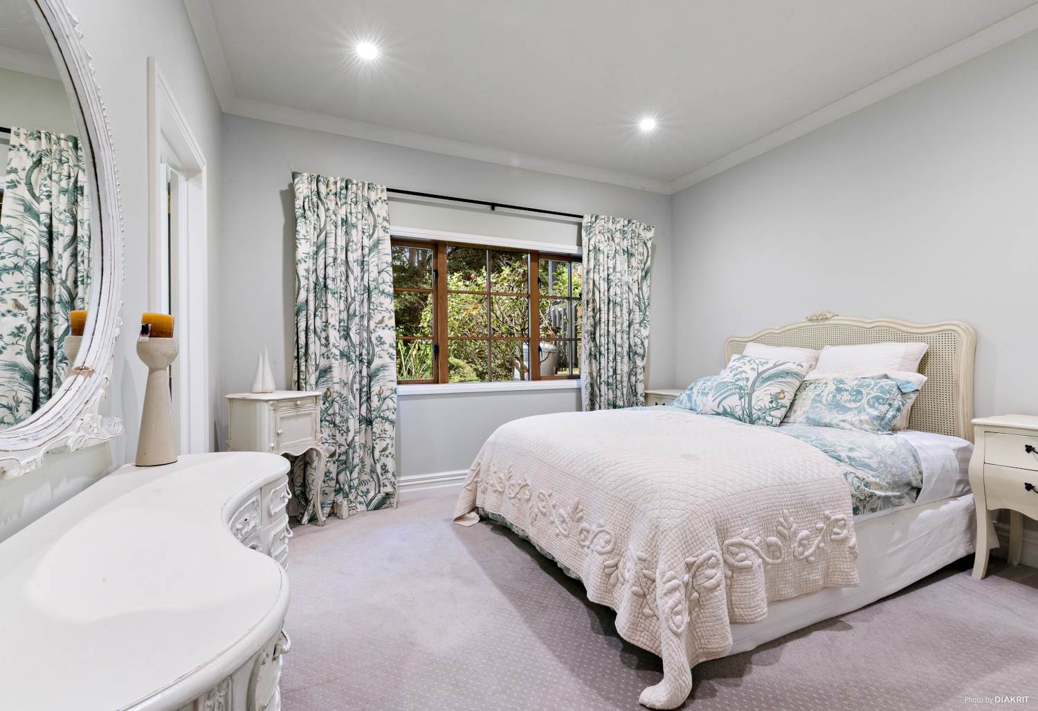 买房送劳斯莱斯,十亿豪宅送劳斯莱斯