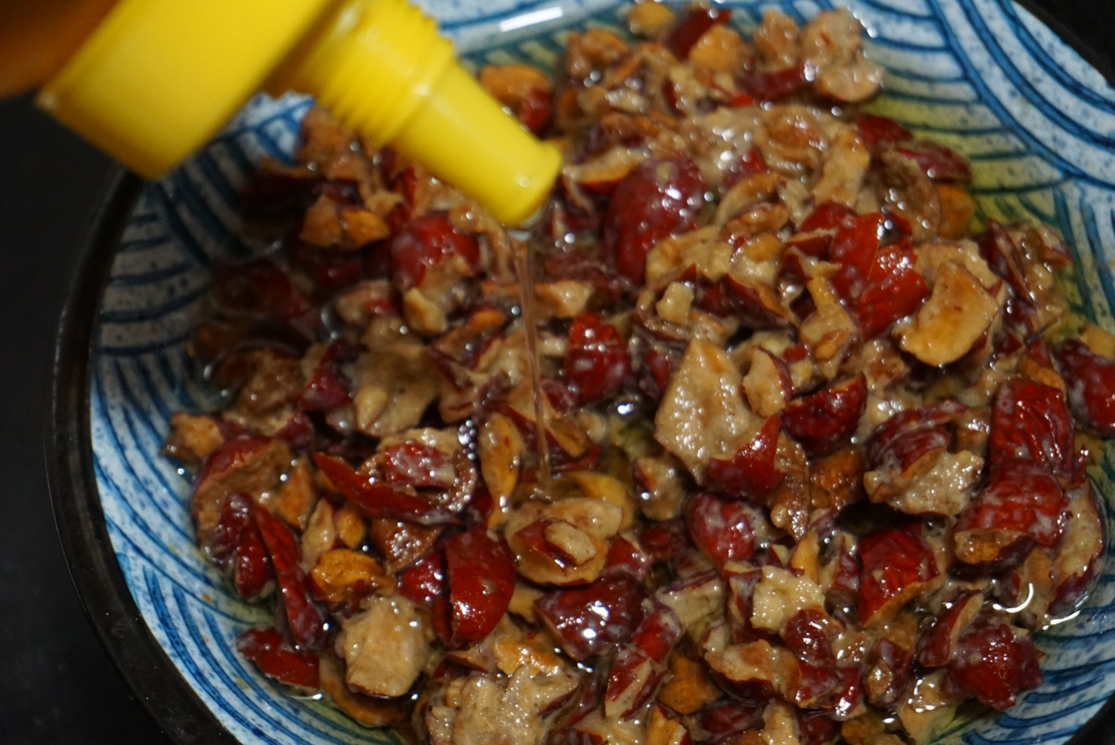 不回缩零失败的红糖枣糕,用电饭锅做枣糕如何不回缩