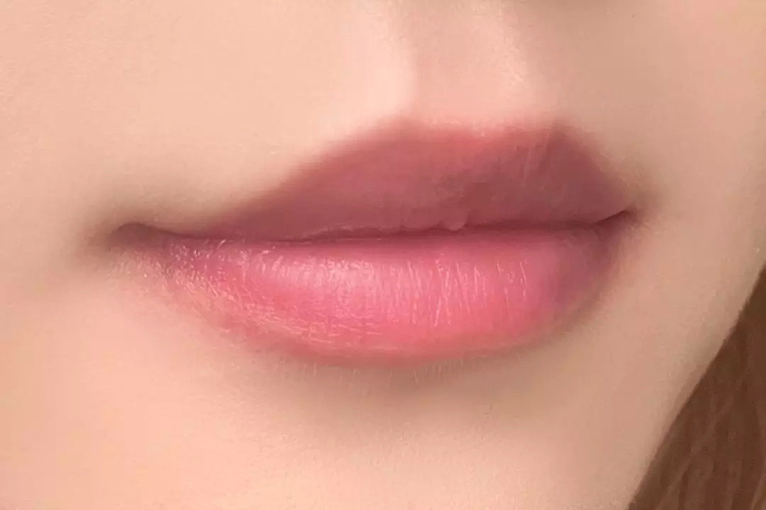 大牌唇膏推荐变色,唇膏测评红榜男士