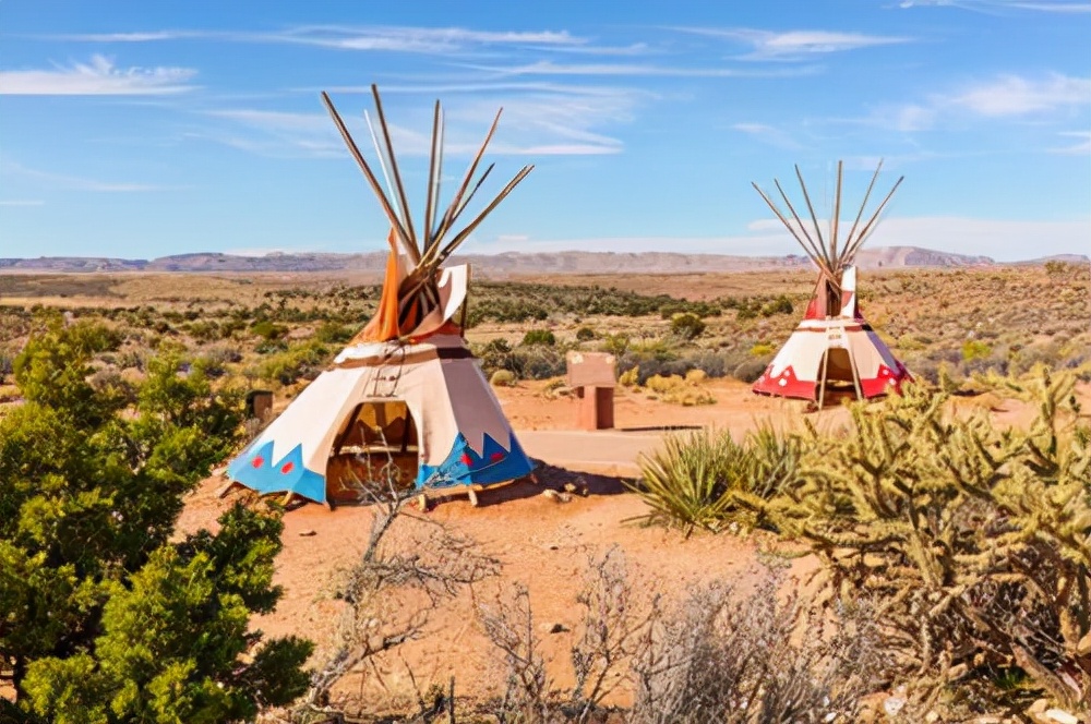 恶贯满盈的*款贷**商人，家中豪车无数，斯科特·塔克和他的发薪日贷