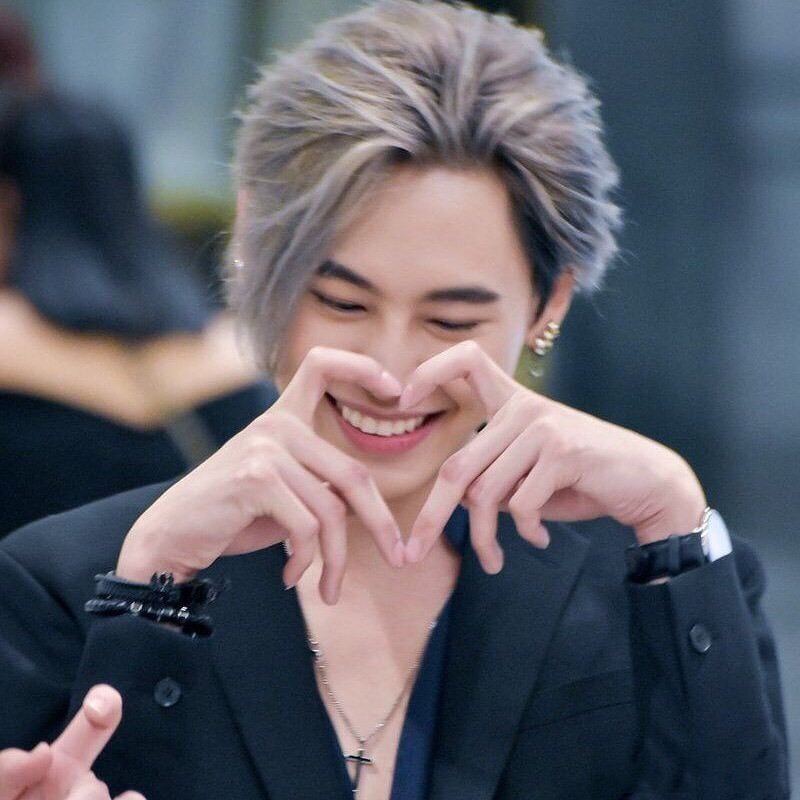 他泰让人一眼万年的外观：妞的鼻尖痣泡芙的笑眼文总的手