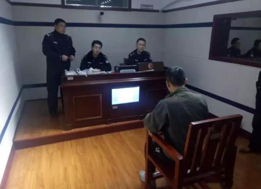 美团外卖员把餐洒了怎么赔,美团骑手丢餐给顾客赔偿