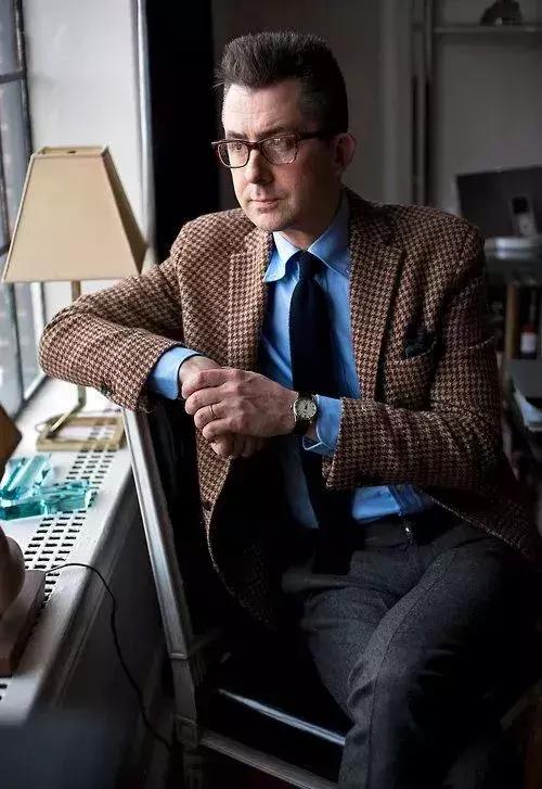 格纹西装搭配衬衫牛仔裤率性洒脱,不平凡气质穿搭