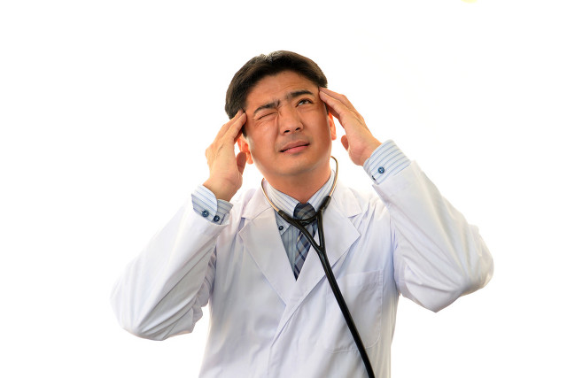 臀部长了个硬硬的肿块,臀部上长了一个肿块